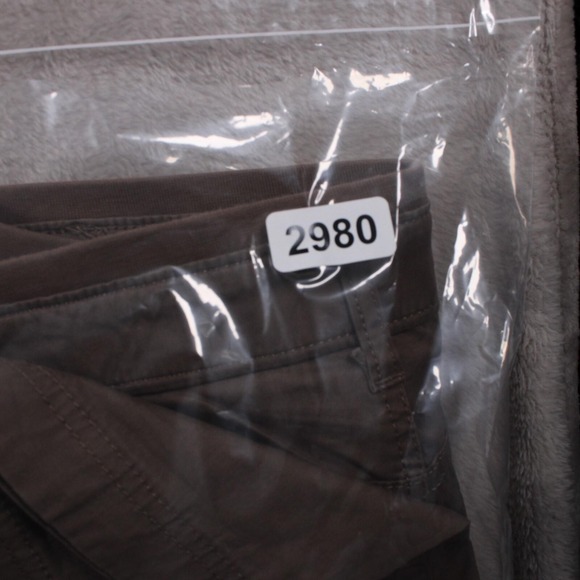 Lee Shorts Womens 10 Medium Relaxed Chino Mid Rise Stretch Waist Brown Casual - Picture 12 of 12